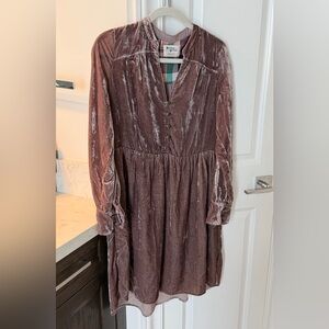 HOLDING HORSES Velvet Long Sleeve Dress in Mauve